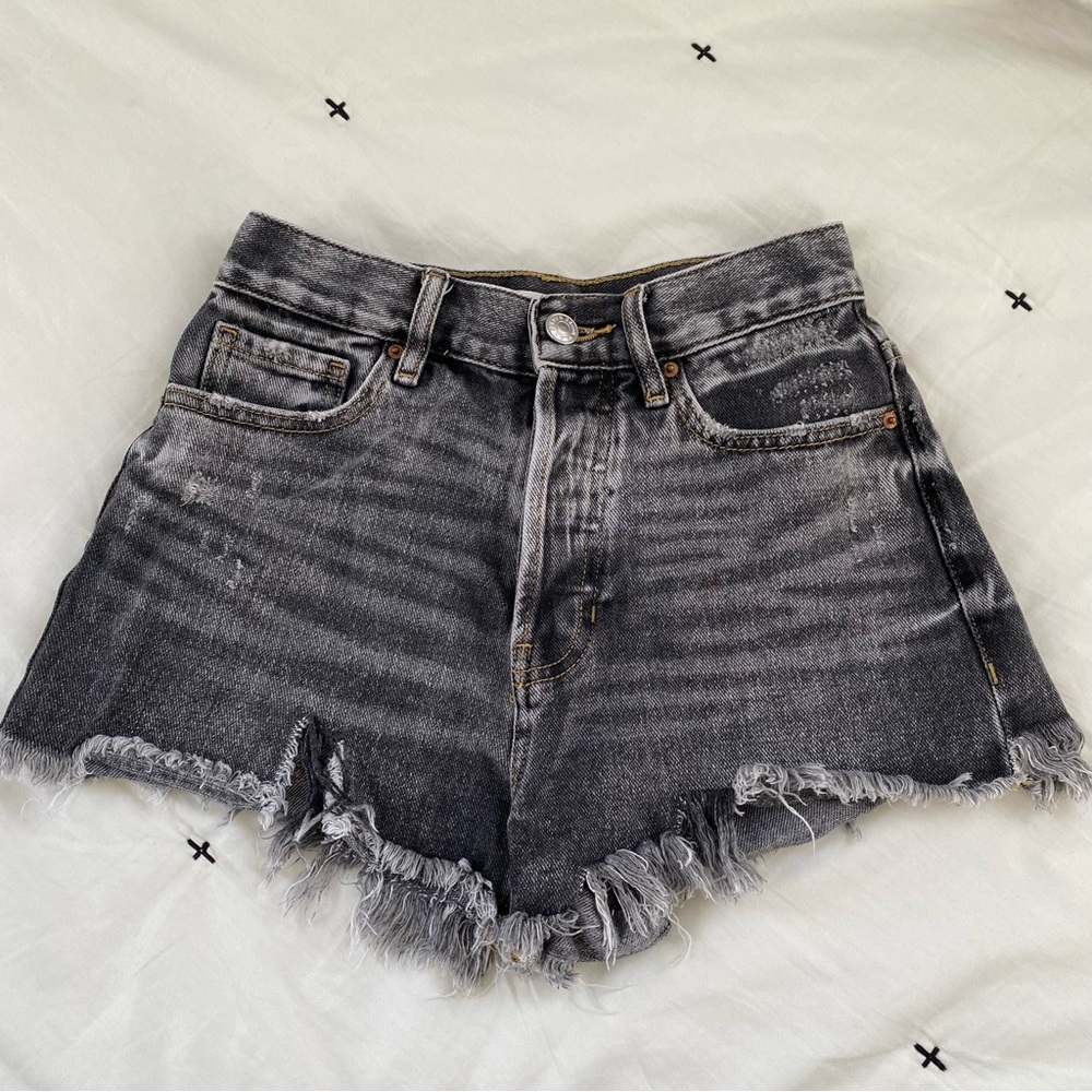 PacSun Button Fly Vintage High Rise Black Denim Jean Shorts Women’s Size 24